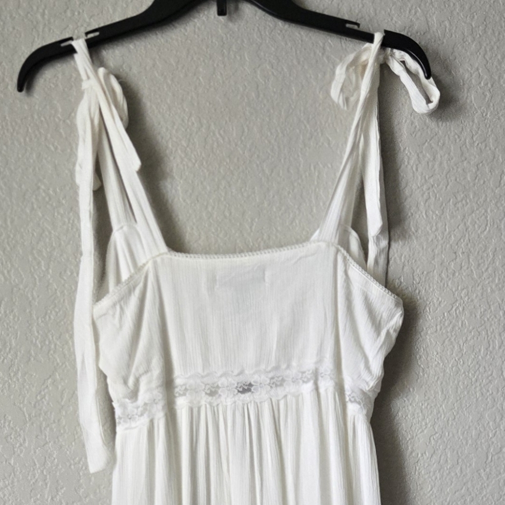 Elegant Bohemian Country Laced White Maxi Dress - Picture 9 of 14